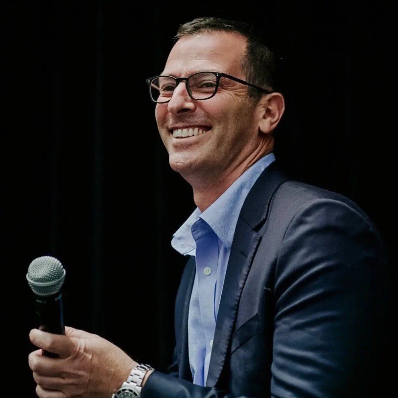 Bê bối ngoại tình rúng động giới BĐS: Giám đốc bị tố bỏ vợ và chi 77 tỷ để dụ nữ nhân viên bỏ chồng - Ảnh 1.