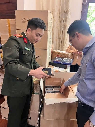 Phát hiện sai phạm của nữ giám đốc SN 93 tổ chức hội thảo 6 ngày/tuần, bán thực phẩm chức năng giá 10-30 triệu đồng, chỉ đón khách trên 65 tuổi - Ảnh 2.