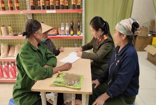 Phát hiện sai phạm của nữ giám đốc SN 93 tổ chức hội thảo 6 ngày/tuần, bán thực phẩm chức năng giá 10-30 triệu đồng, chỉ đón khách trên 65 tuổi - Ảnh 3.