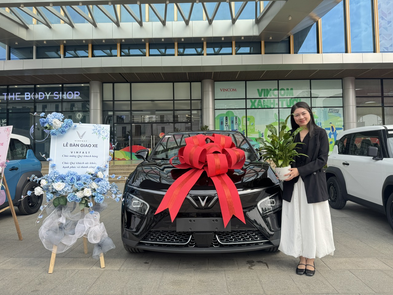 VinFast triển khai công nghệ xanh với xe điện 0 đồng cho người tiêu dùng - Ảnh 2. VinFast triển khai công nghệ xanh với xe điện 0 đồng cho người tiêu dùng - Ảnh 2.