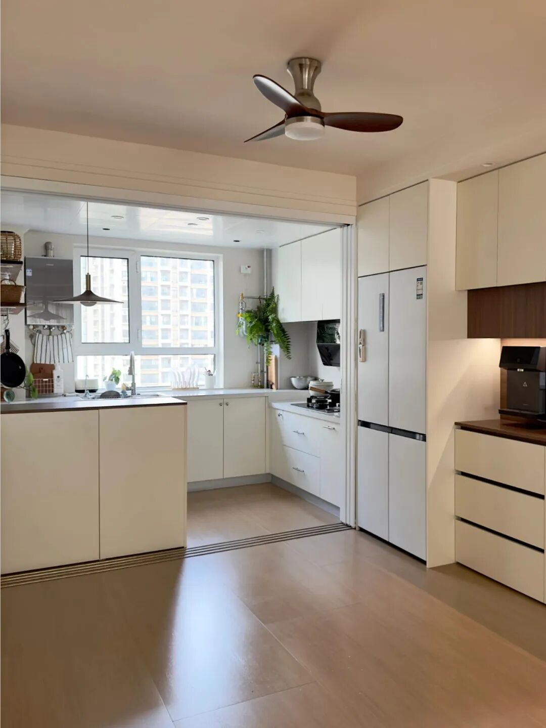 Thiết kế nhà thông minh: Học hỏi từ hàng xóm để cải tạo không gian sống hiện đại - Ảnh 9. Thiết kế nhà thông minh: Học hỏi từ hàng xóm để cải tạo không gian sống hiện đại - Ảnh 9.