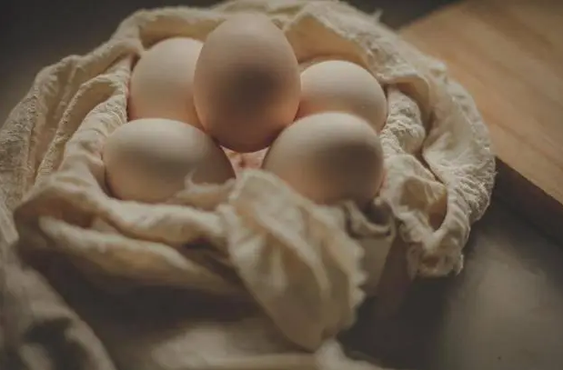 3 Lọai trứng nguy hiểm bạn nên tránh xa khi mua để bảo vệ sức khỏe - Ảnh 3. 3 Lọai trứng nguy hiểm bạn nên tránh xa khi mua để bảo vệ sức khỏe - Ảnh 3.