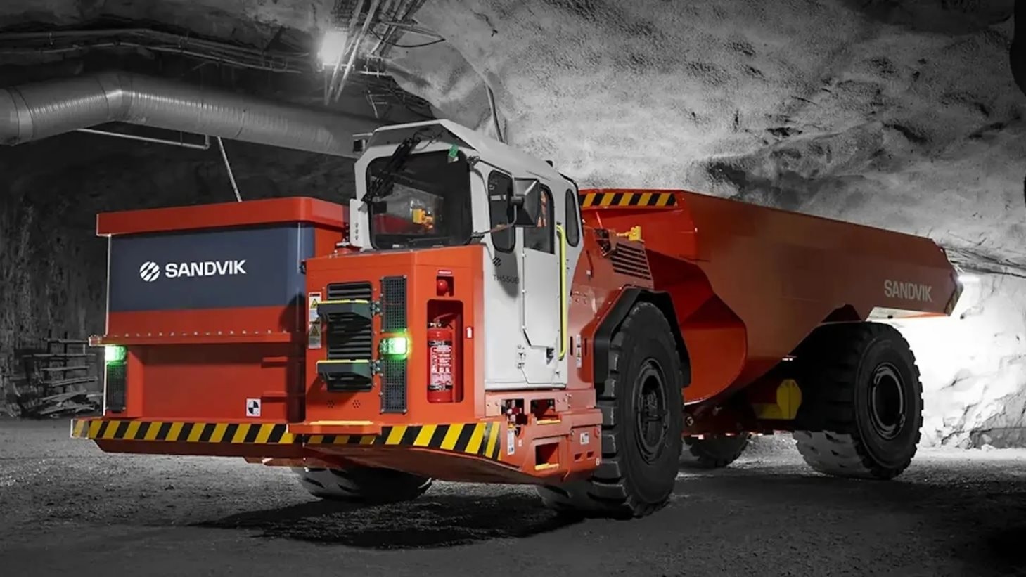 Xe tải điện Sandvik th 550 b: Công nghệ khai thác mỏ vàng 62 nghìn tỷ đồng - Ảnh 1. Xe tải điện Sandvik th 550 b: Công nghệ khai thác mỏ vàng 62 nghìn tỷ đồng - Ảnh 1.