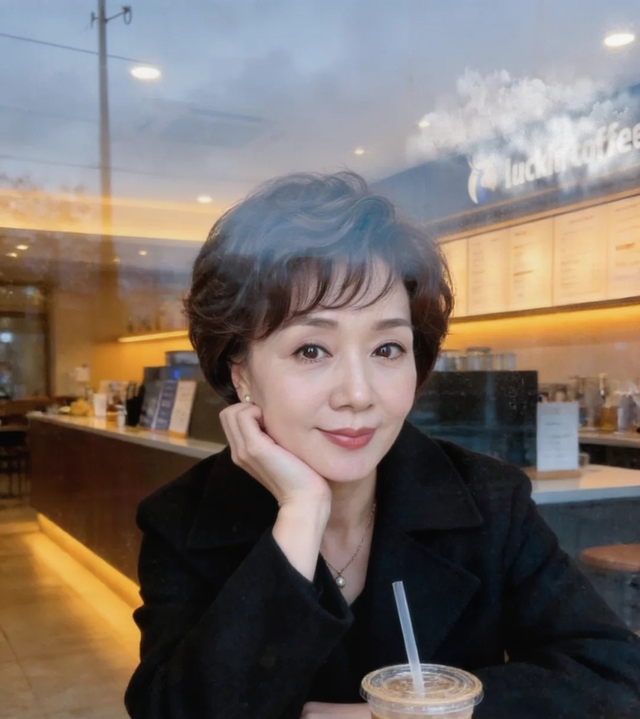 Gửi những người đàn bà đang gồng mình mạnh mẽ: Có những món nợ với bản thân, trả càng sớm đời càng an nhiên- Ảnh 2.