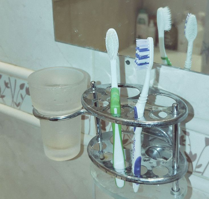 Kiểm tra nhà bếp và phòng tắm ngay! 10 thứ phải VỨT BỎ ngay cả khi chưa hỏng vì dễ chứa độc tố, vi khuẩn - Ảnh 3.