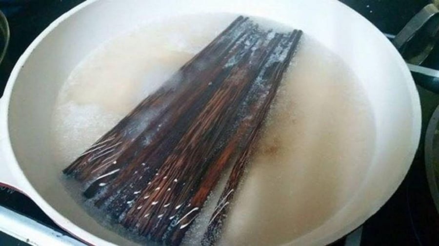 Kiểm tra nhà bếp và phòng tắm ngay! 10 thứ phải VỨT BỎ ngay cả khi chưa hỏng vì dễ chứa độc tố, vi khuẩn - Ảnh 4.