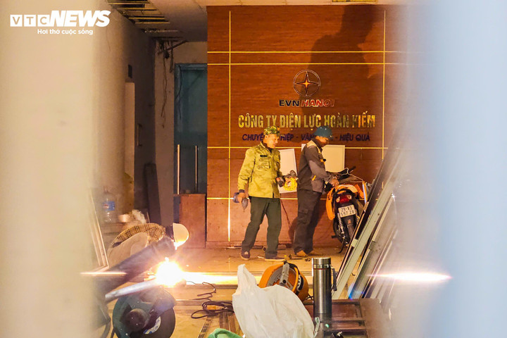 Nhà ven Hồ Gươm di dời , người thu gom phế liệu Kiếm tiền triệu mỗi ngày - Ảnh 10. Nhà ven Hồ Gươm di dời , người thu gom phế liệu Kiếm tiền triệu mỗi ngày - Ảnh 10.