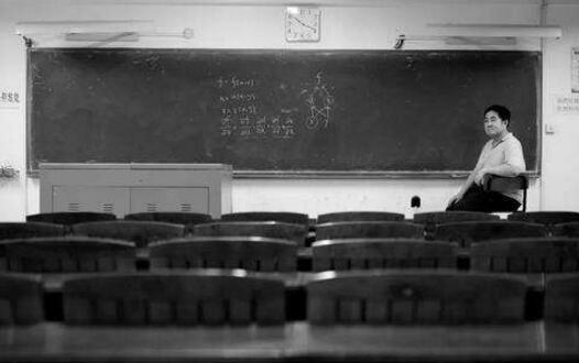 Thần đồng Toán học 6 tuổi đã được đặc cách, 11 tuổi giành giải Nhất 40 cuộc thi nhưng tới đại học thì gặp biến: Dù thất bại tôi vẫn hài lòng - Ảnh 3.