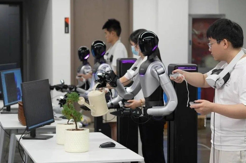 Nghịch lý 2026: Sinh viên công nghệ làm xiếc cho robot và cơn sốt robot nhân hình - Ảnh 6. Nghịch lý 2026: Sinh viên công nghệ làm xiếc cho robot và cơn sốt robot nhân hình - Ảnh 6.