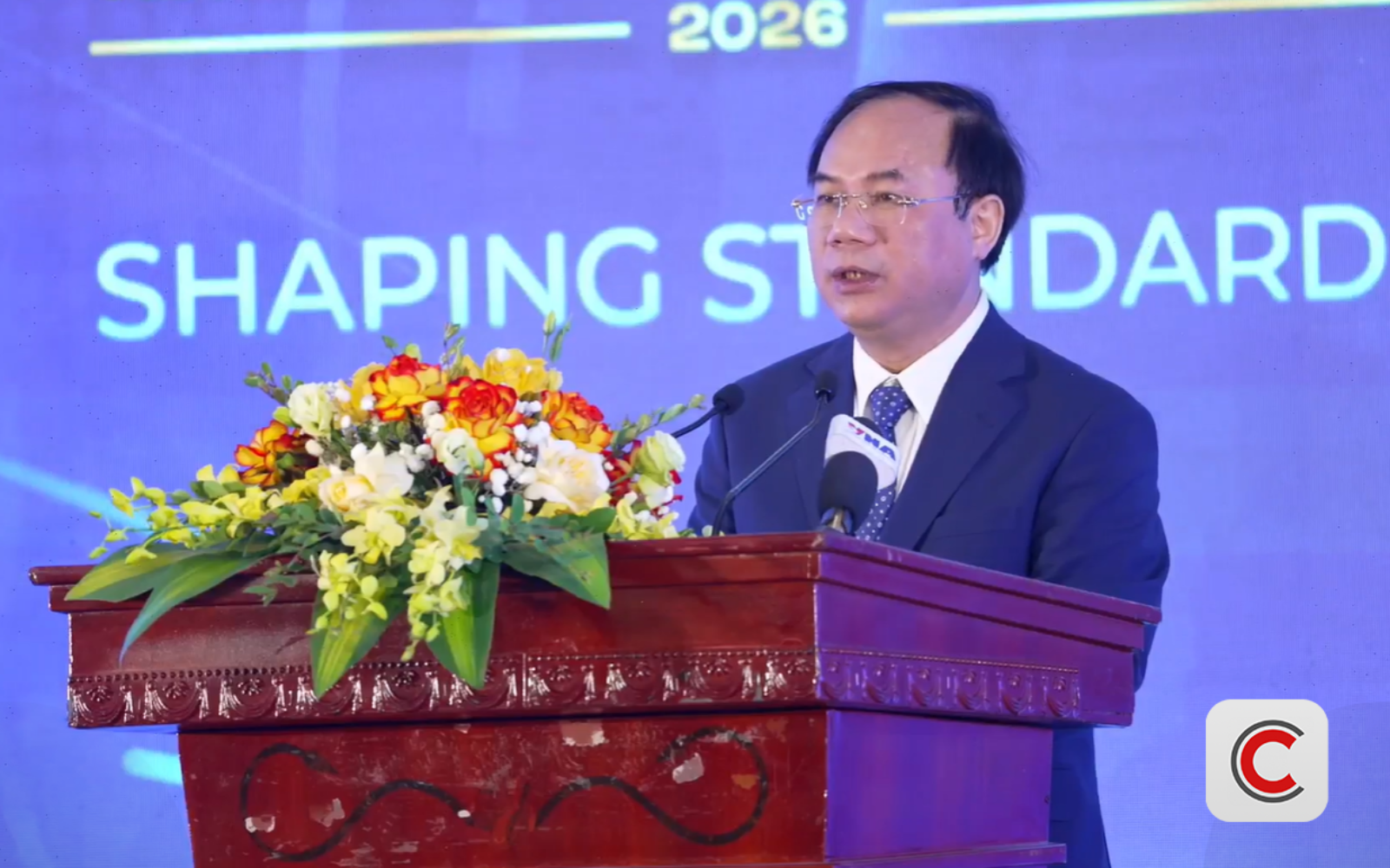 Thứ trưởng Bộ Xây dựng: Sẽ điều chỉnh giá nhà để người dân dễ tiếp cận hơn - Ảnh 1.