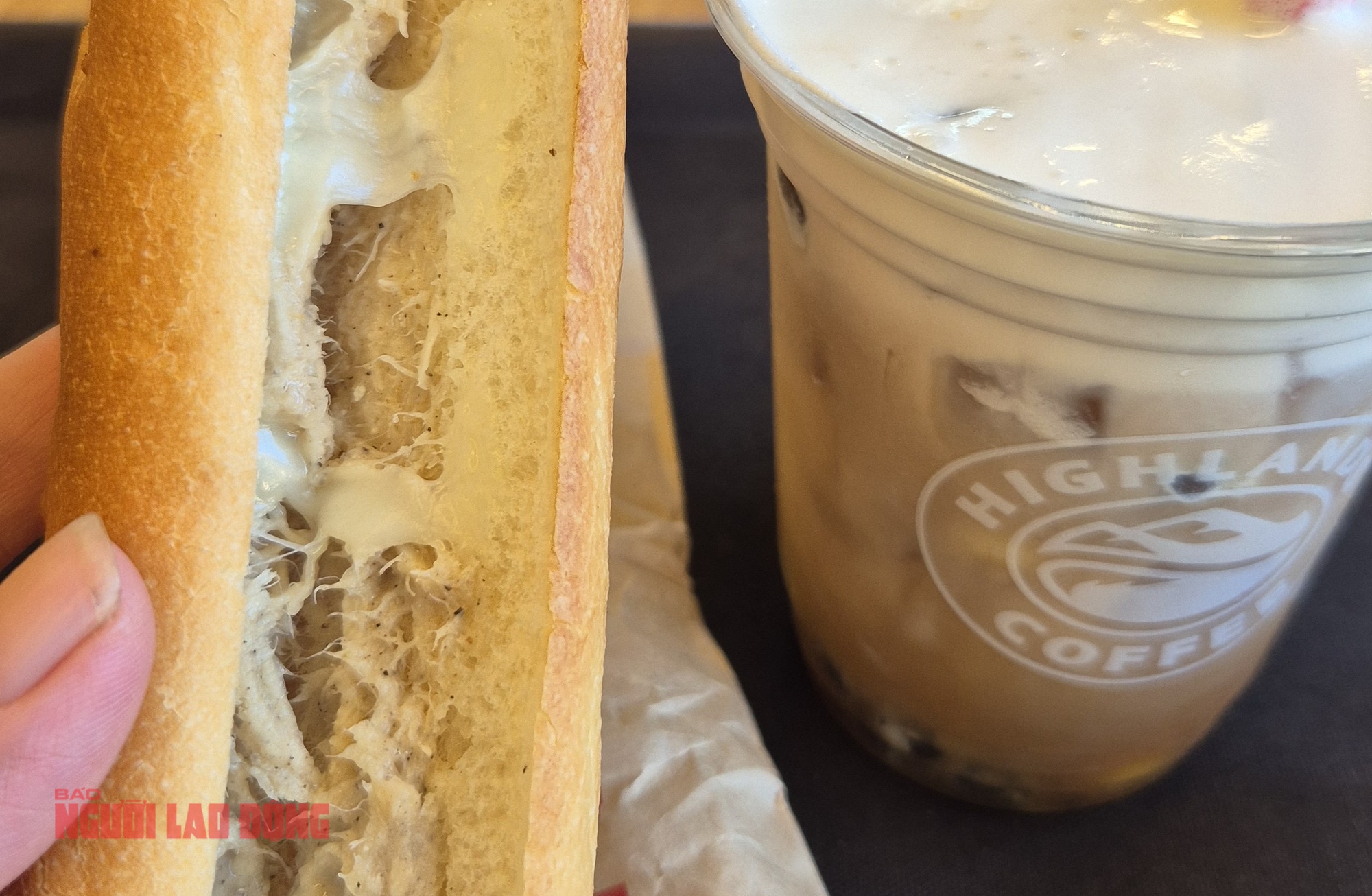 Highlands Coffee phản ứng chậm trong vụ đồ hộp Hạ Long gây lo ngại cho người tiêu dùng - Ảnh 1. Highlands Coffee phản ứng chậm trong vụ đồ hộp Hạ Long gây lo ngại cho người tiêu dùng - Ảnh 1.