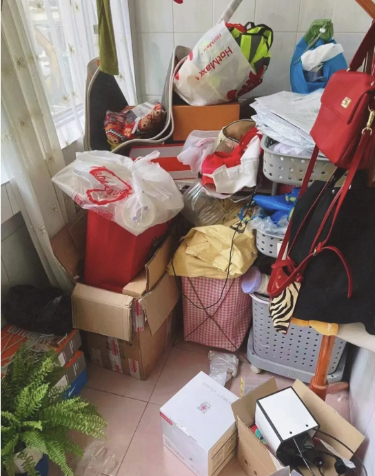 Người giàu không bao giờ để 5 thứ này ở ban công để có không gian sống thỏai mái - Ảnh 1. Người giàu không bao giờ để 5 thứ này ở ban công để có không gian sống thỏai mái - Ảnh 1.