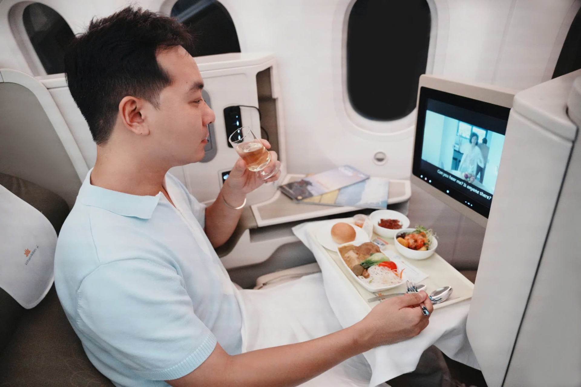 Vietnam Airlines mang hương vị thu Hà Nội lên máy bay trong thực đơn mới 2026 - Ảnh 2.