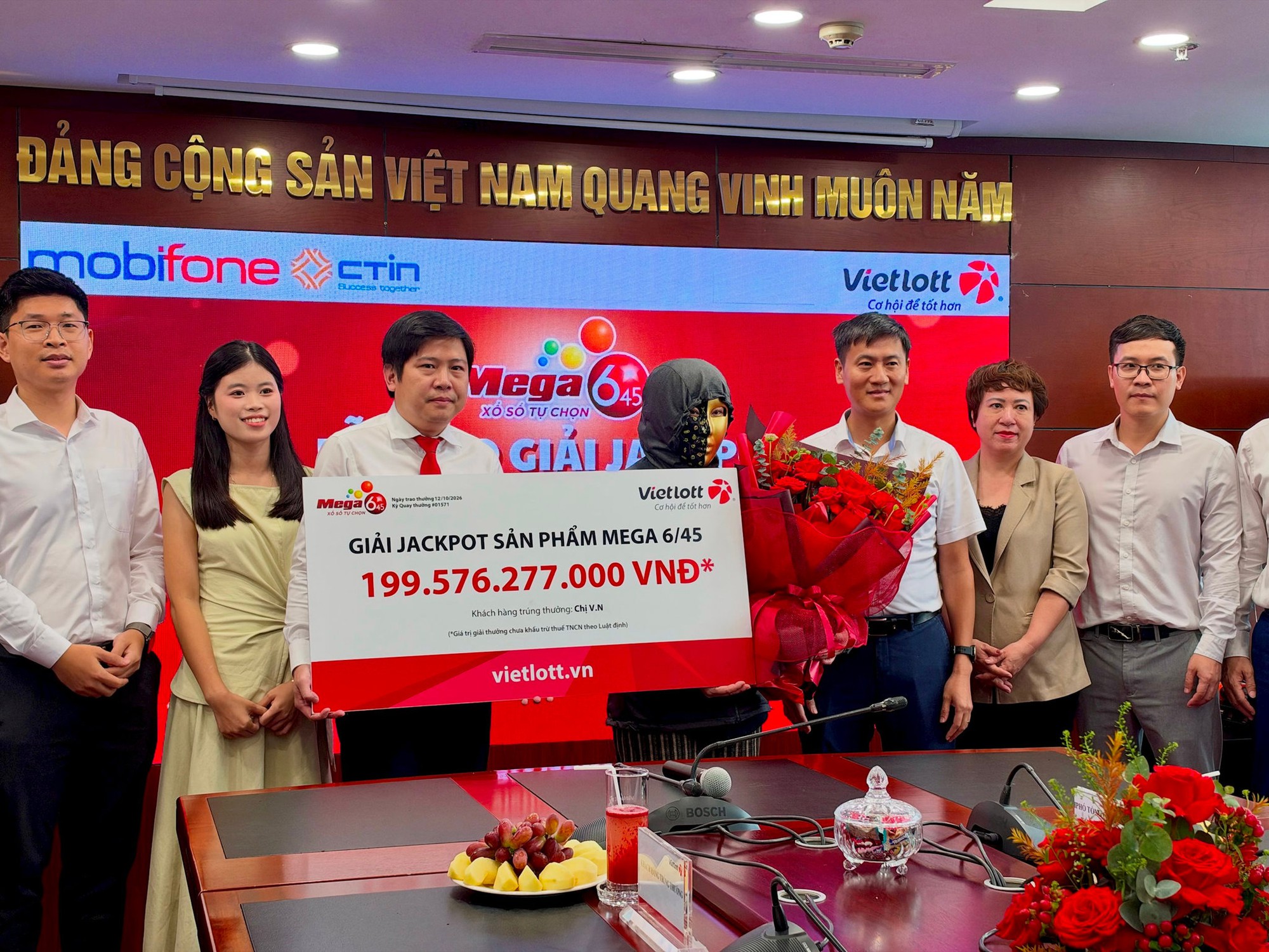 Trúng thưởng Vietlott: Nữ khách hàng An Giang lập kỷ lục gần 200 tỷ đồng - Ảnh 1.