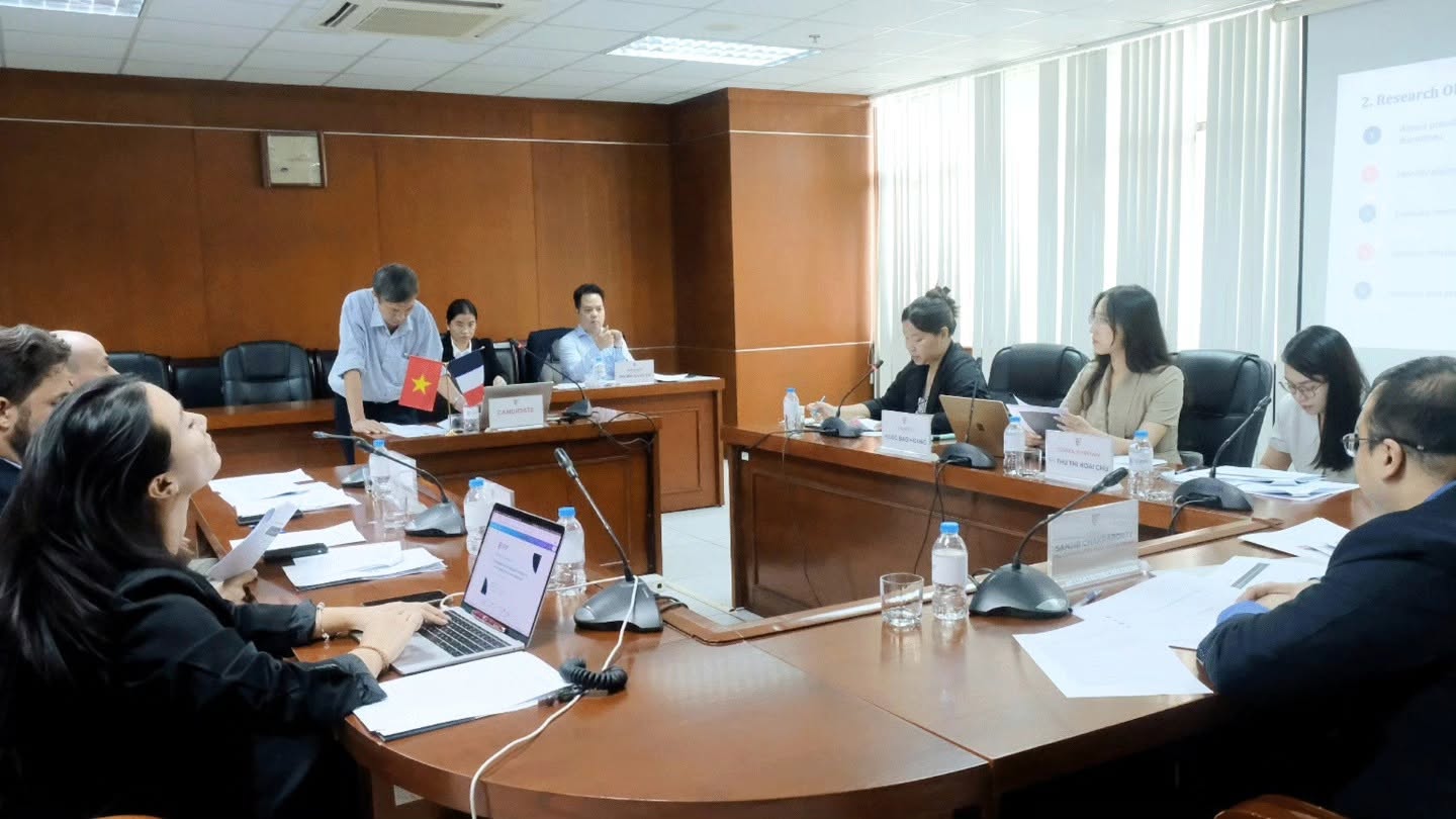 Từ Microsoft, DBS đến một “cá mập” Shark Tank đi học tiến sĩ: Khoa học dữ liệu thành năng lực bắt buộc của người đứng đầu - Ảnh 8.