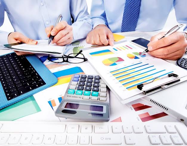 TS Châu Đình Linh: Lãi suất chưa hạ nhiệt, doanh nghiệp nhỏ và vừa nên giữ tỷ lệ nợ 30-50%, nhóm ổn định có thể vay tới 70% - Ảnh 3.