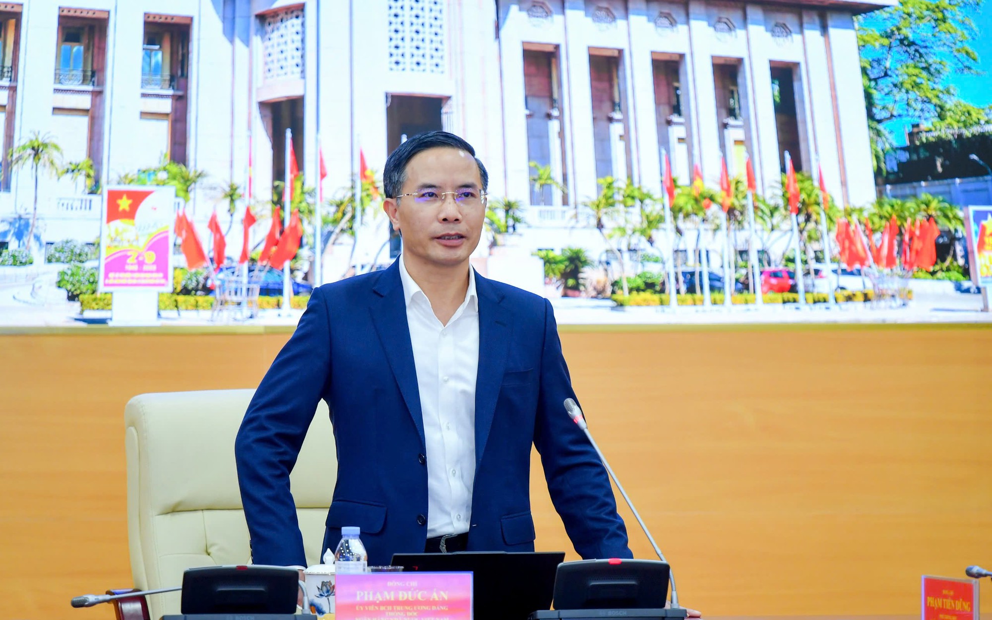 Thống đốc Ngân hàng Nhà nước: Giảm lãi suất cần áp dụng cả với khoản vay cũ