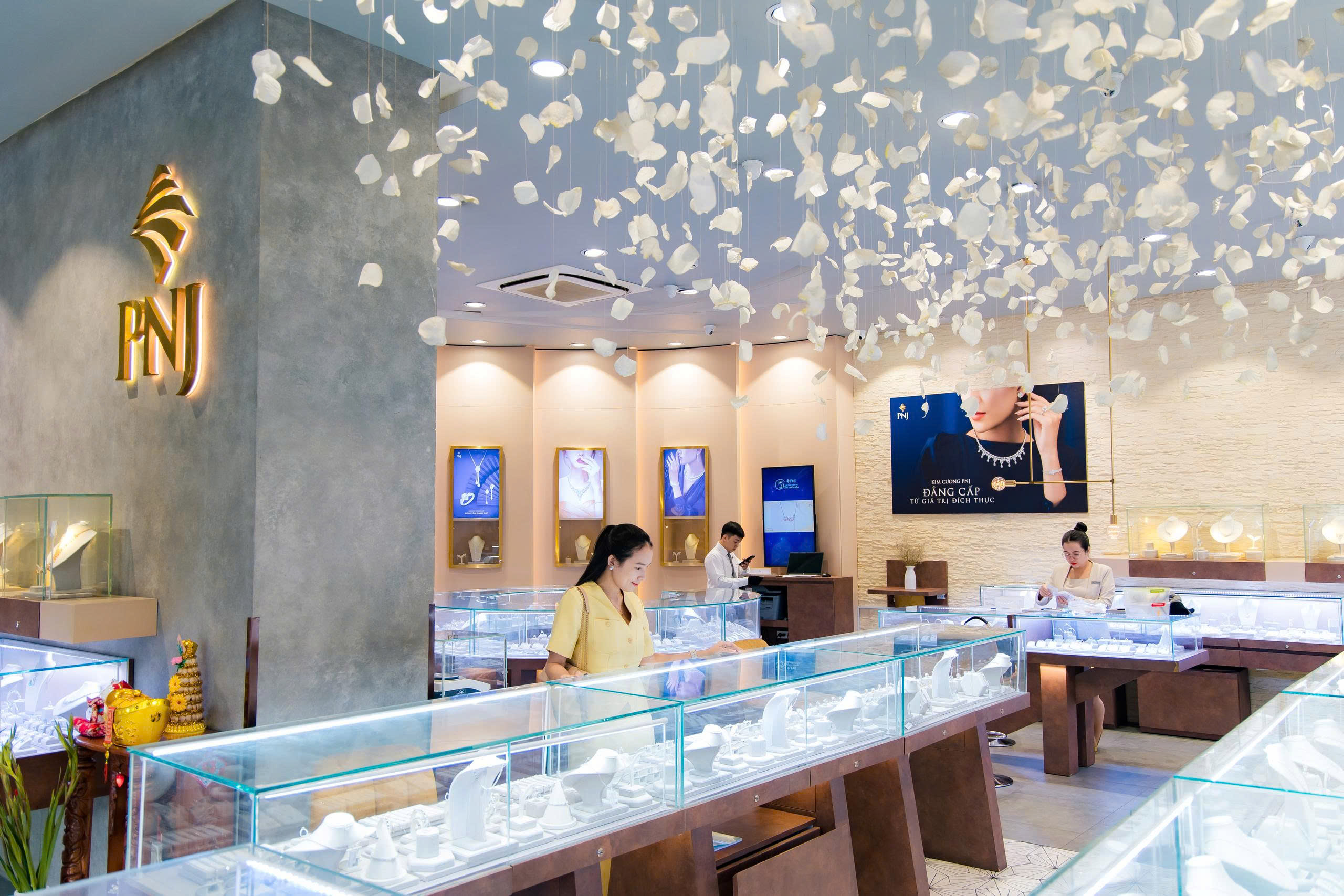 Cửa h&agrave;ng PNJ