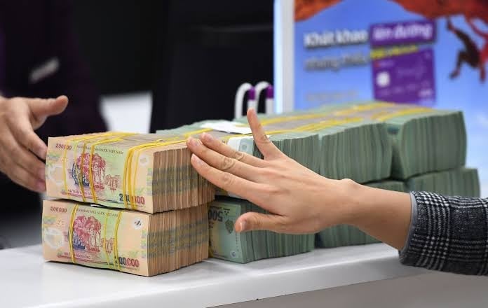 Đến ngày đáo hạn sổ tiết kiệm, đừng vội tái tục toàn bộ: Có 3 việc nên kiểm tra trước - Ảnh 3.