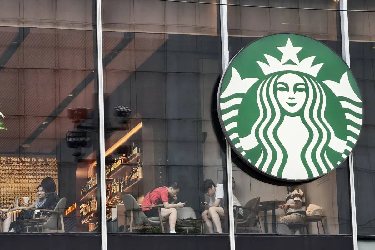 Starbucks áp dụng quy định mới tại 8 . 000 Cửa hàng , khách không còn ngồi miễn phí - Ảnh 2.