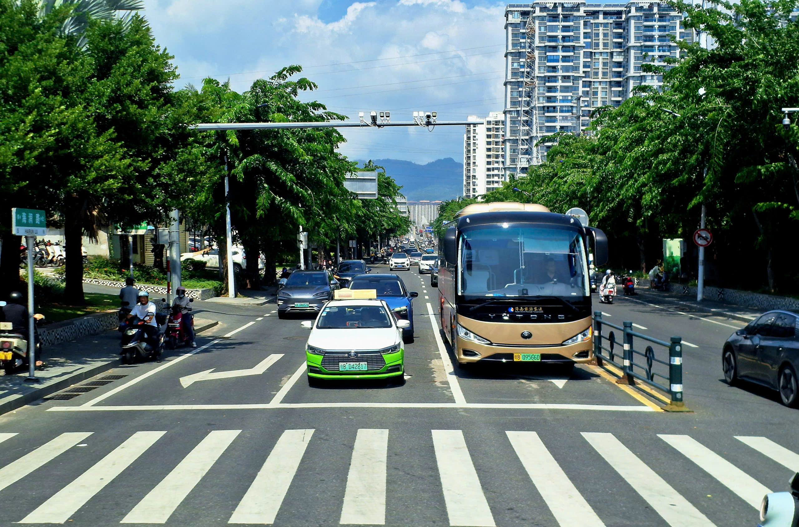 Hạ tầng giao th&ocirc;ng tại Hải Nam ph&aacute;t triển