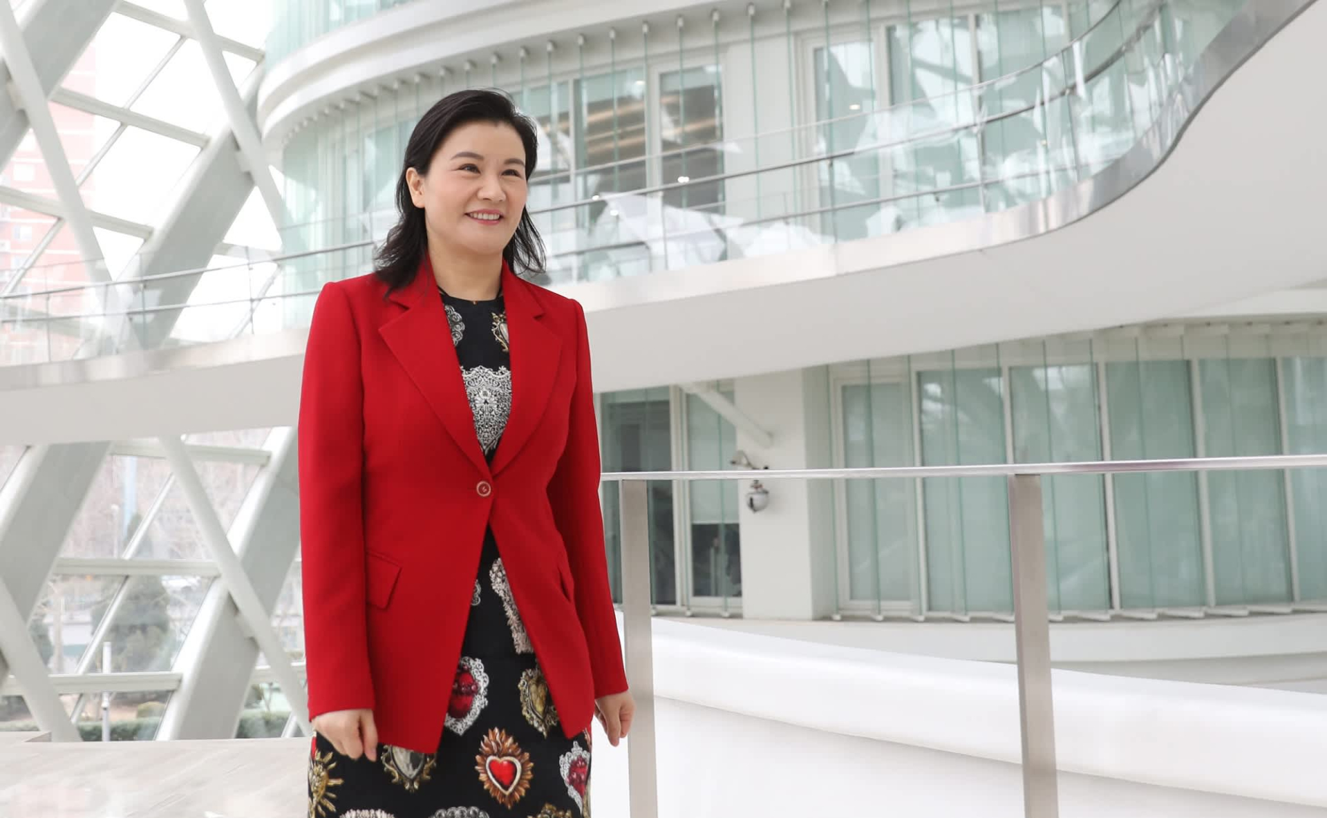 Hành trình khởi nghiệp của Zhou Qunfei từ công nhân thành phú bà 426 nghìn tỷ đồng - Ảnh 3. Hành trình khởi nghiệp của Zhou Qunfei từ công nhân thành phú bà 426 nghìn tỷ đồng - Ảnh 3.