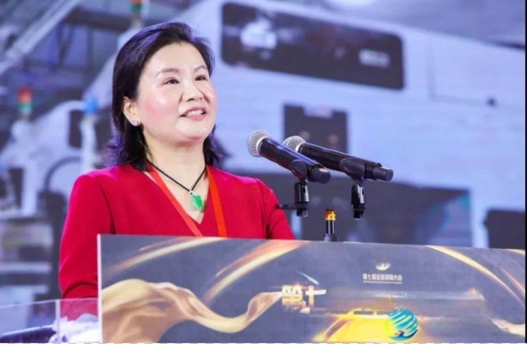 Hành trình khởi nghiệp của Zhou Qunfei từ công nhân thành phú bà 426 nghìn tỷ đồng - Ảnh 2. Hành trình khởi nghiệp của Zhou Qunfei từ công nhân thành phú bà 426 nghìn tỷ đồng - Ảnh 2.