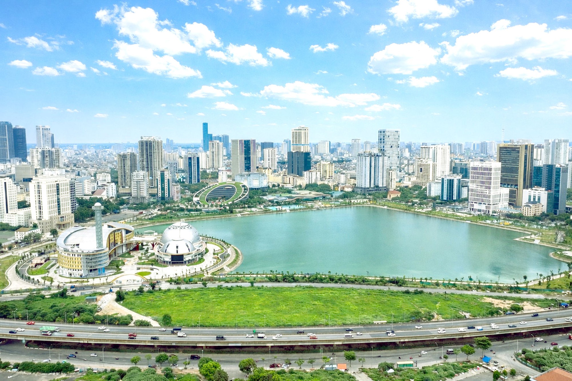 Hà Nội đạt GRDP 10,02%: Từ quyết tâm đến năng lực tăng trưởng - Ảnh 27.