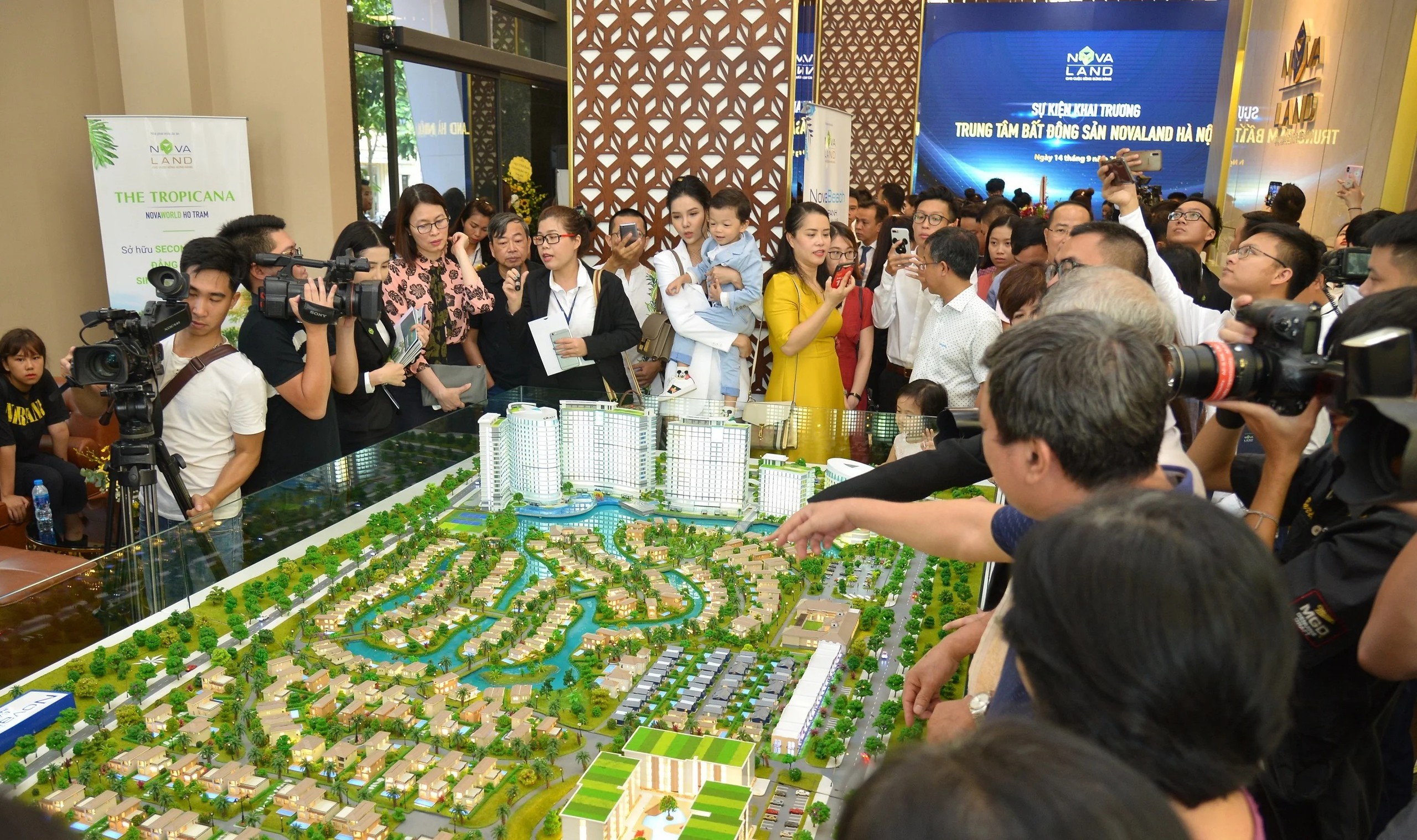 Làn sóng "Bắc tiến": Phát Đạt, CII mở văn phòng, Masterise chuyển trụ sở chính ra Hà Nội - Ảnh 2.