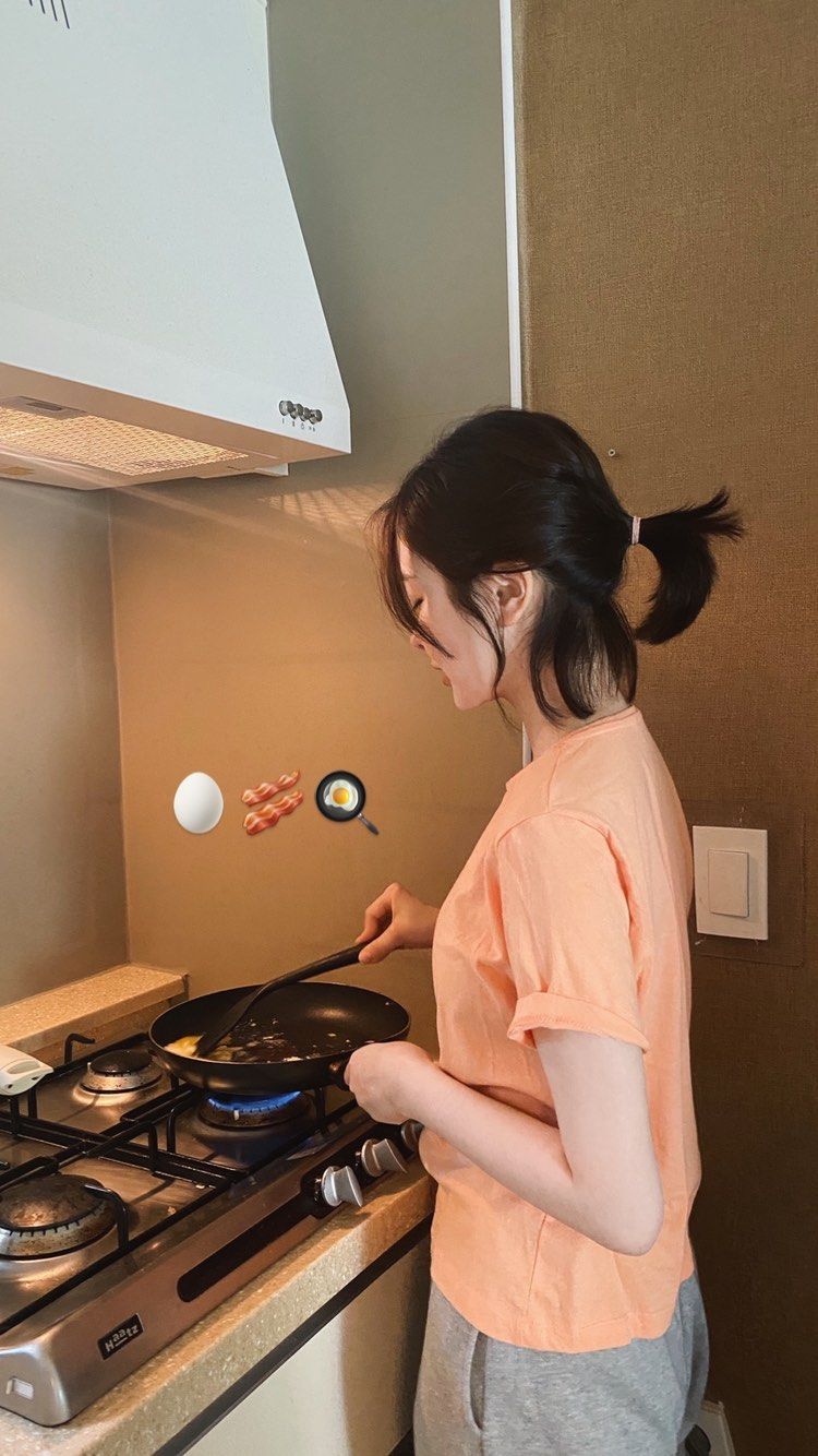 6 năm sống tối giản, tôi để dành được 3 tỷ, giảm 60% việc nhà: Khi cắt đồ cũng là lúc tiền ở lại- Ảnh 2.