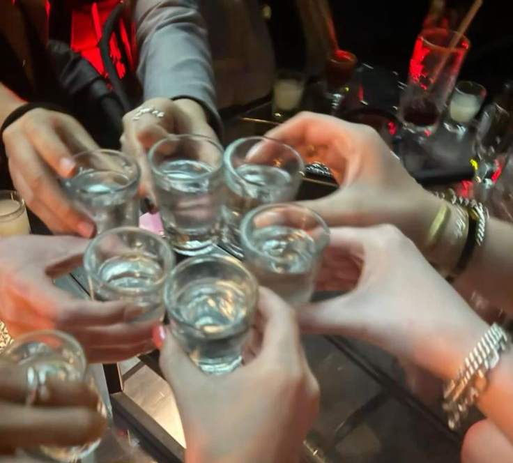 Nam shipper 28 tuổi tử vong 10 ngày sau cơn đau lưng, bác sĩ vạch trần thủ phạm trong... tiệc liên hoan cuối năm - Ảnh 1.