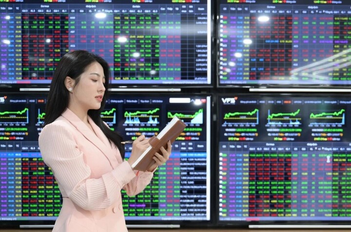 Chứng khoán tuần tới: Khó vượt 1 . 900 Điểm trước Tết và nhóm ngành hút tiền - Ảnh 1. Chứng khoán tuần tới: Khó vượt 1 . 900 Điểm trước Tết và nhóm ngành hút tiền - Ảnh 1.