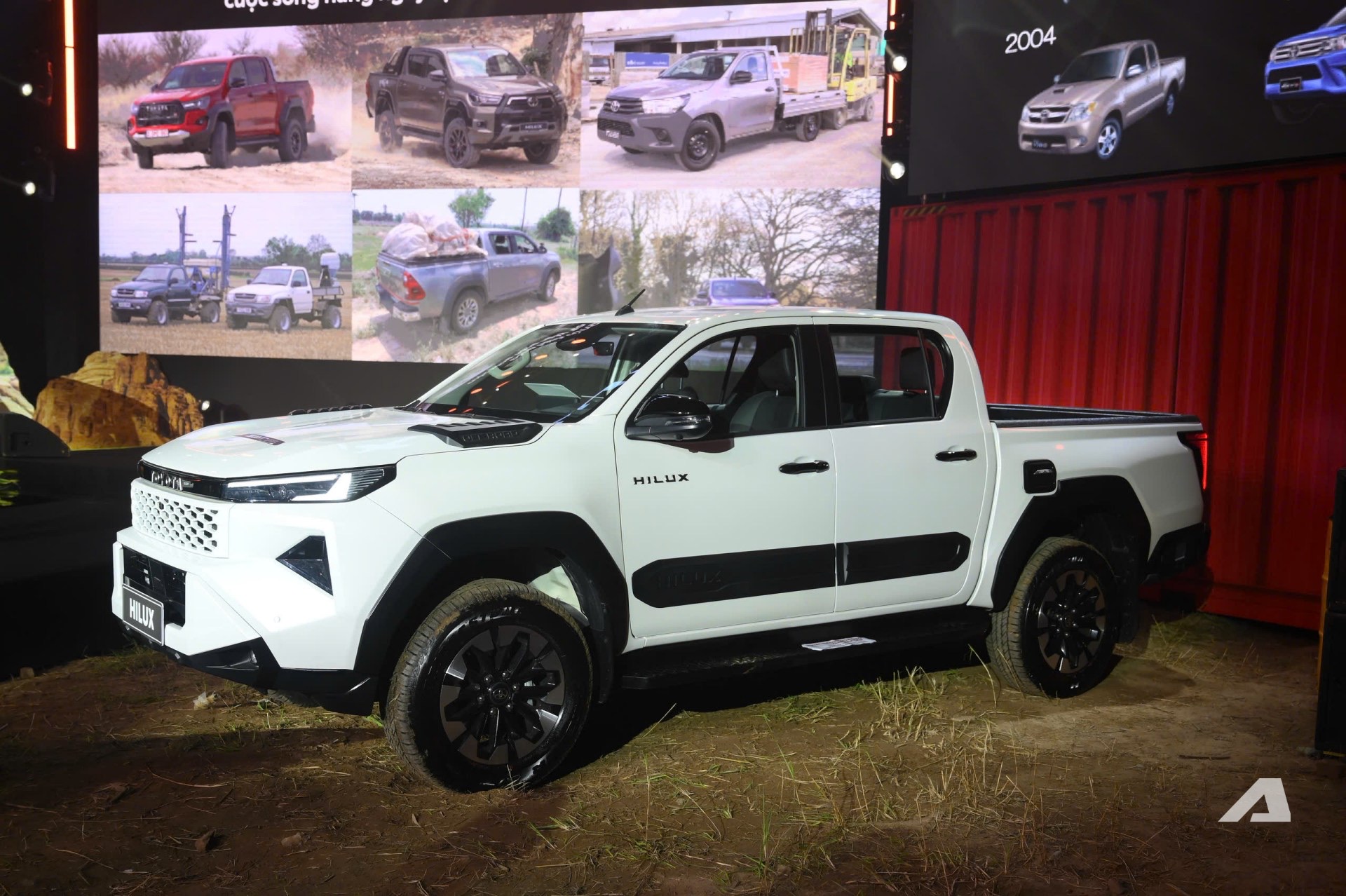 Thị trường ô tô mới Việt Nam 2026: Xe điện và mẫu xe phổ thông nổi bật - Ảnh 1. Thị trường ô tô mới Việt Nam 2026: Xe điện và mẫu xe phổ thông nổi bật - Ảnh 1.