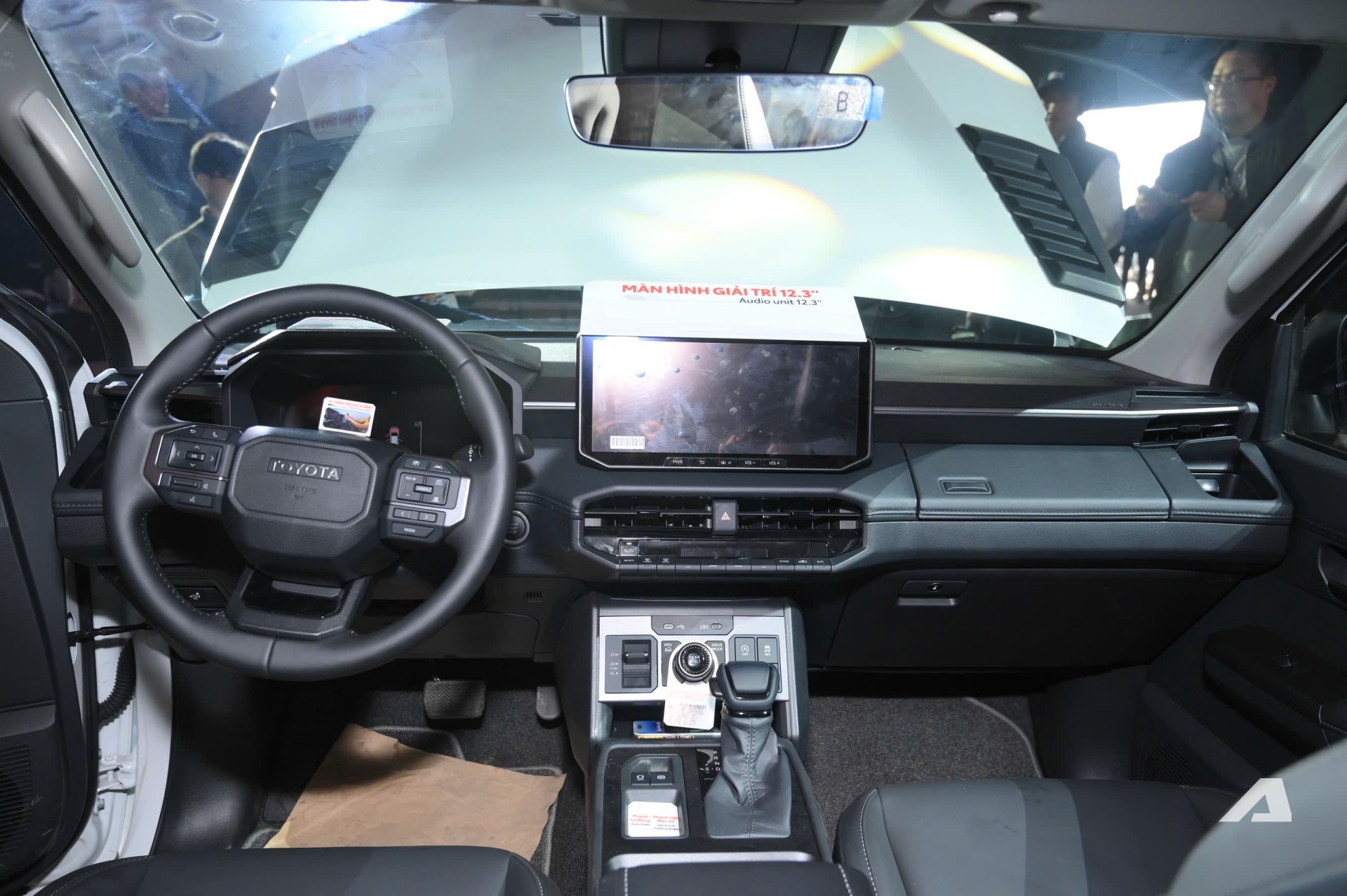 Thị trường ô tô mới Việt Nam 2026: Xe điện và mẫu xe phổ thông nổi bật - Ảnh 3. Thị trường ô tô mới Việt Nam 2026: Xe điện và mẫu xe phổ thông nổi bật - Ảnh 3.