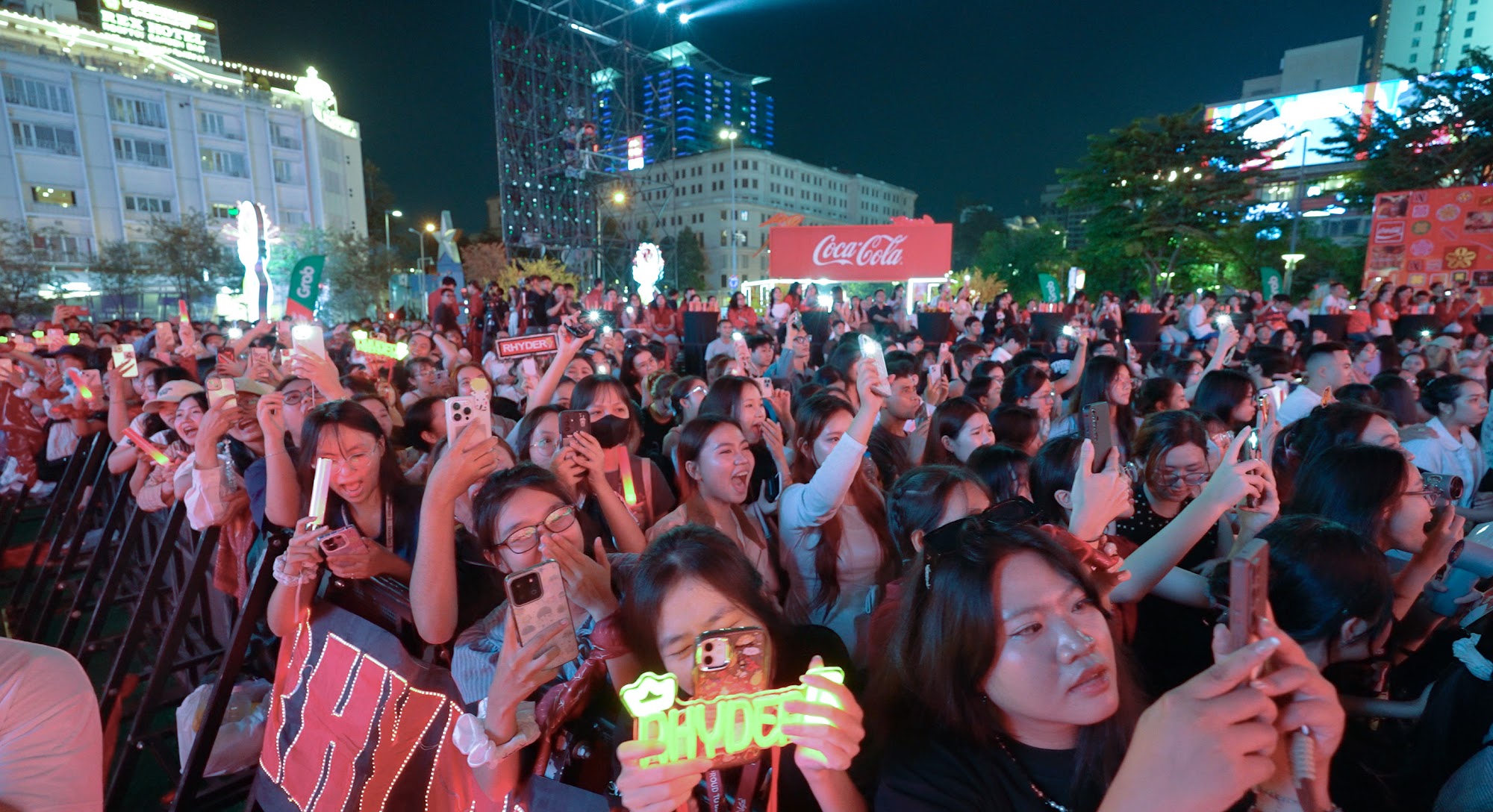 Địa điểm check - in Tết 2026 độc đáo với tường thêu và đại tiệc ẩm thực tại TP . HCM - Ảnh 3. Địa điểm check - in Tết 2026 độc đáo với tường thêu và đại tiệc ẩm thực tại TP . HCM - Ảnh 3.