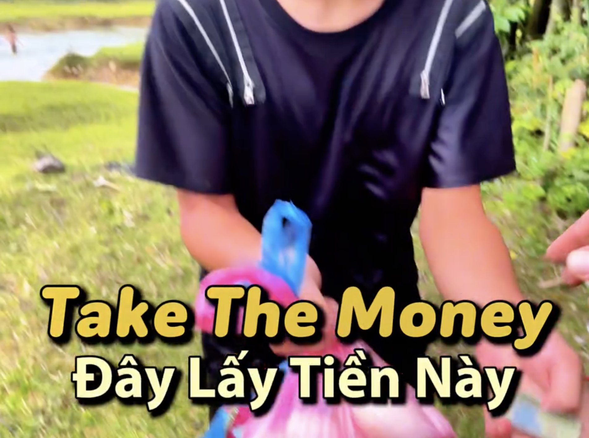 Hành động đẹp của trẻ vùng cao khiến khách Tây nể phục trong năm 2026 - Ảnh 5.