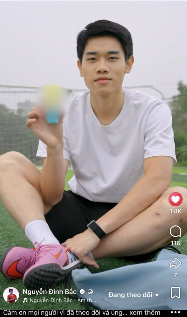 Dân mạng cười ngất khi Đình Bắc quảng cáo kem chống nắng mà nhìn đơ hơn cả AI- Ảnh 5.