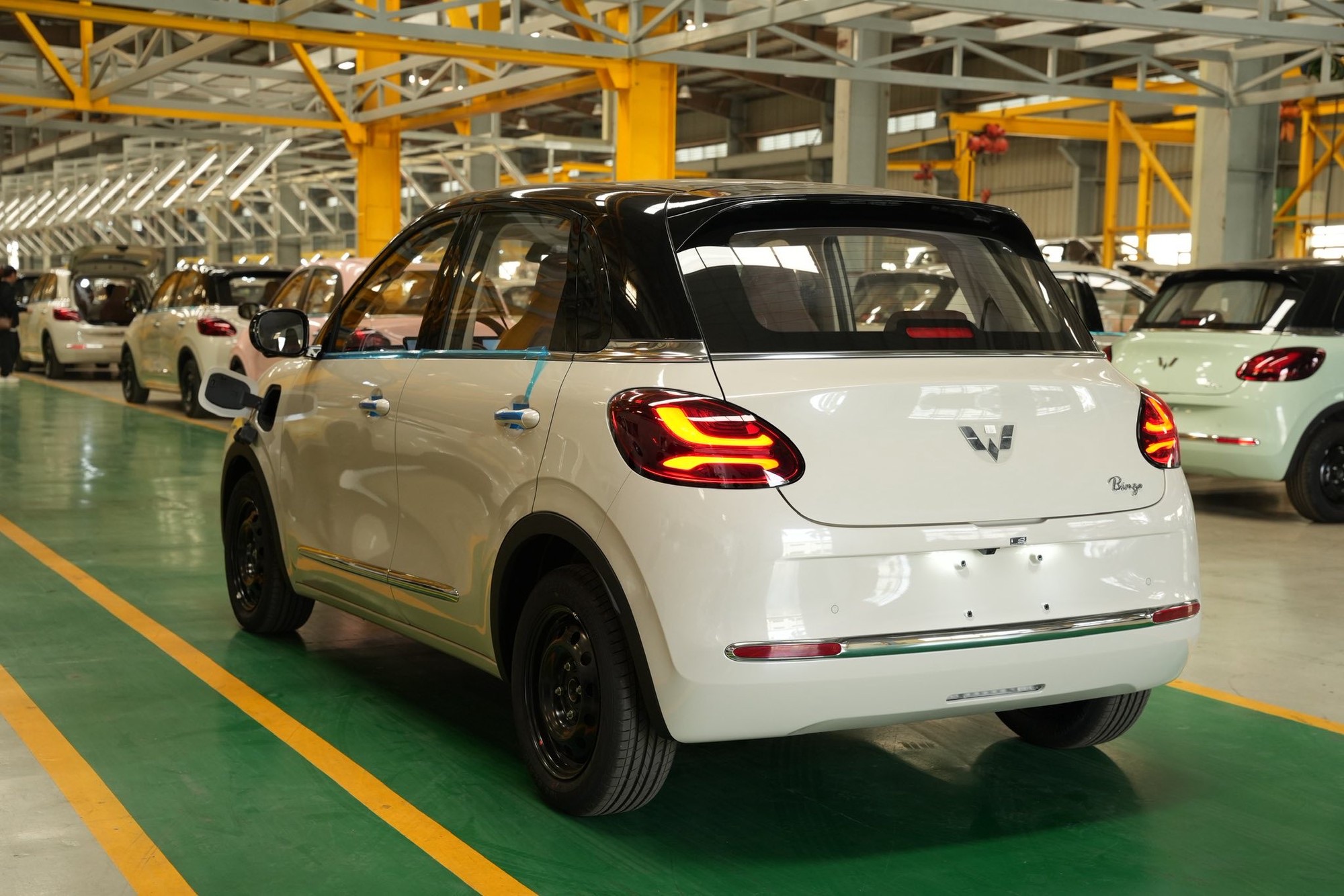 Thị trường ô tô mới Việt Nam 2026: Xe điện và mẫu xe phổ thông nổi bật - Ảnh 12. Thị trường ô tô mới Việt Nam 2026: Xe điện và mẫu xe phổ thông nổi bật - Ảnh 12.