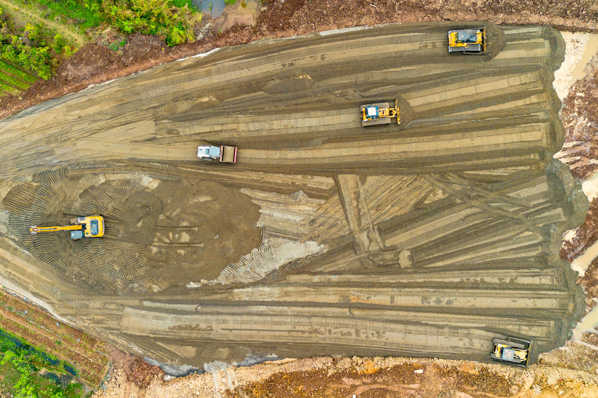 Toàn cảnh công trường sân vận động 60.000 chỗ lớn thứ 2 Việt Nam: Có mặt bằng 