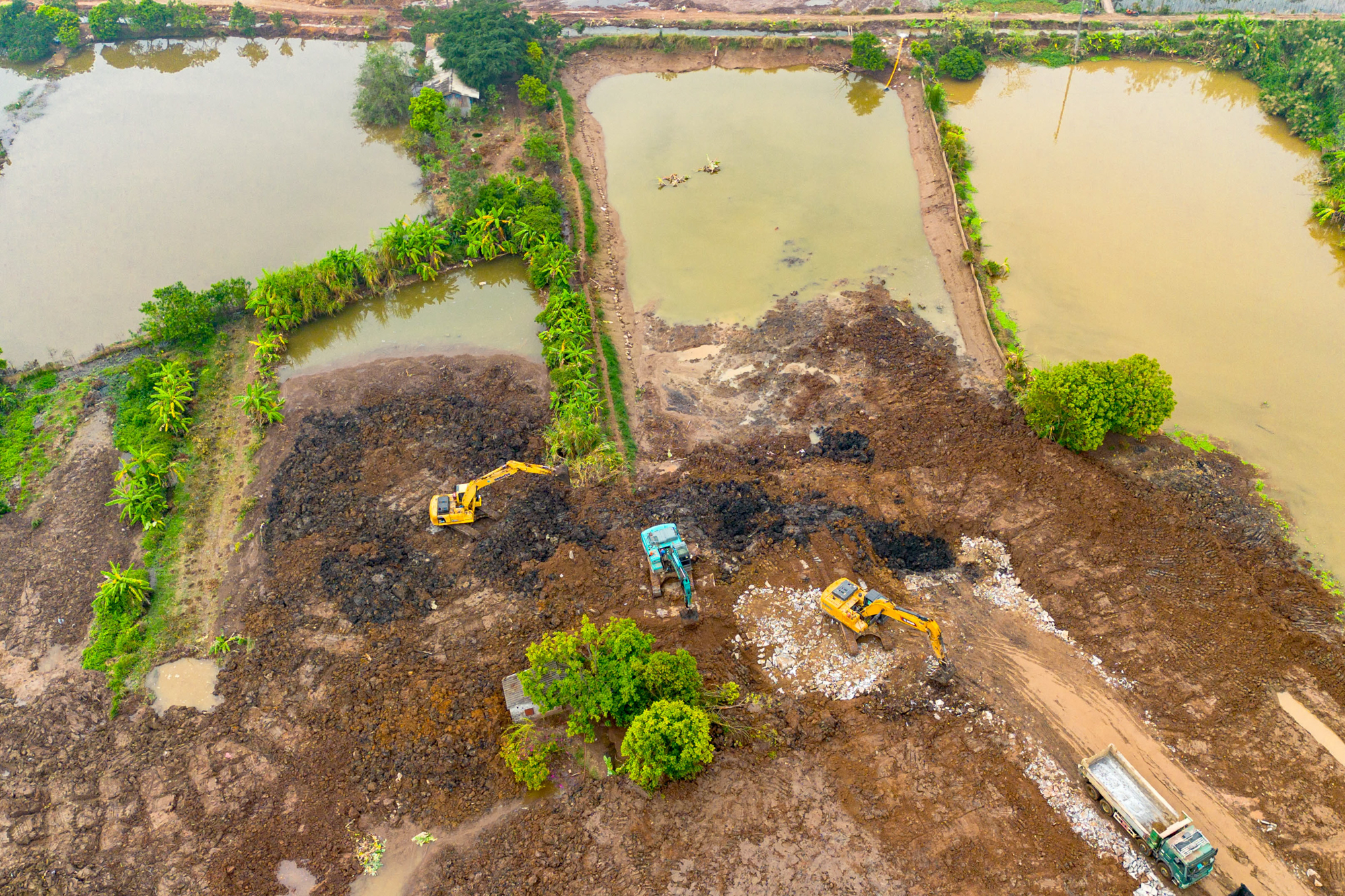 Toàn cảnh công trường sân vận động 60.000 chỗ lớn thứ 2 Việt Nam: Có mặt bằng 