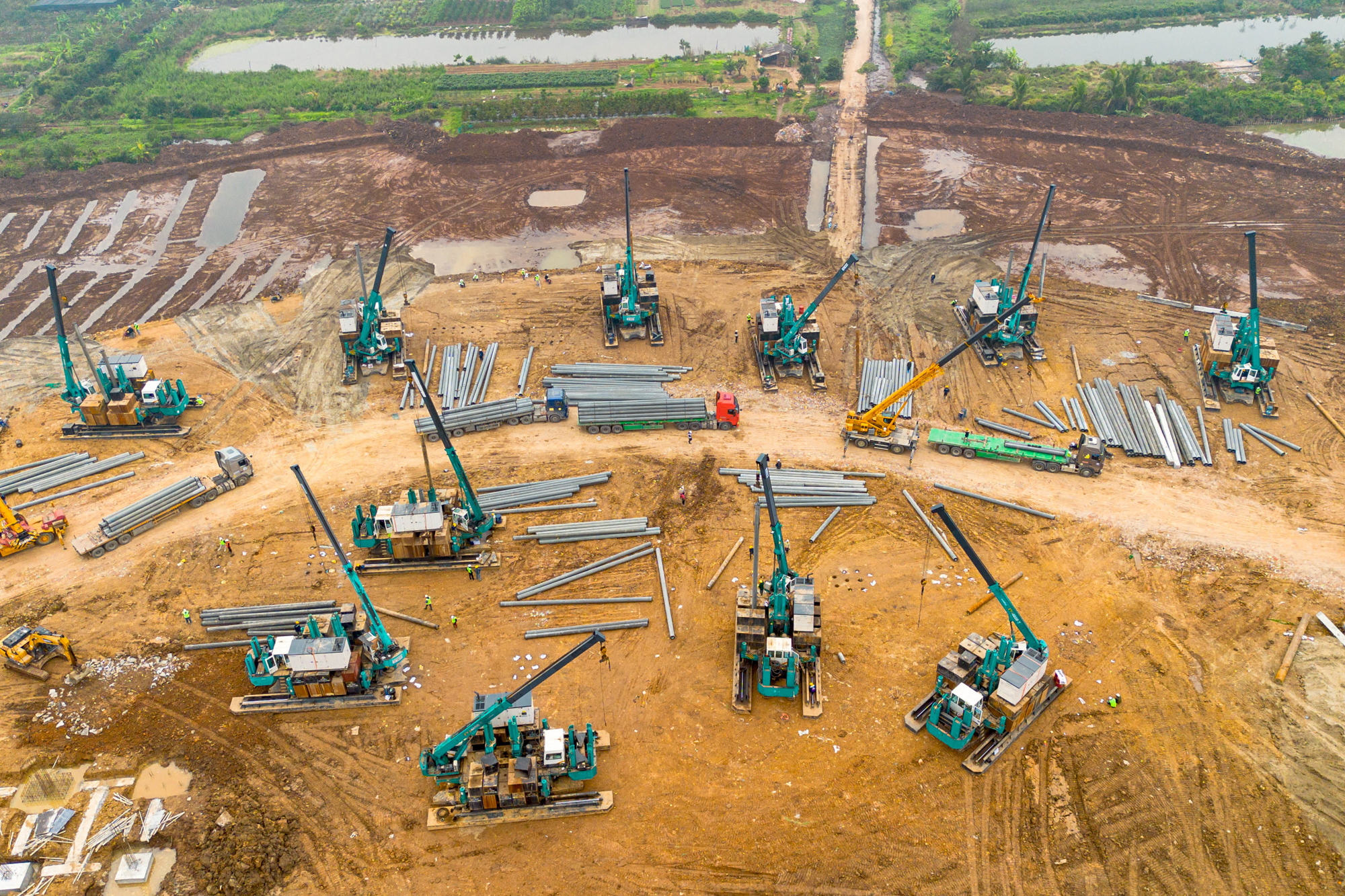 Toàn cảnh công trường sân vận động 60.000 chỗ lớn thứ 2 Việt Nam: Có mặt bằng 