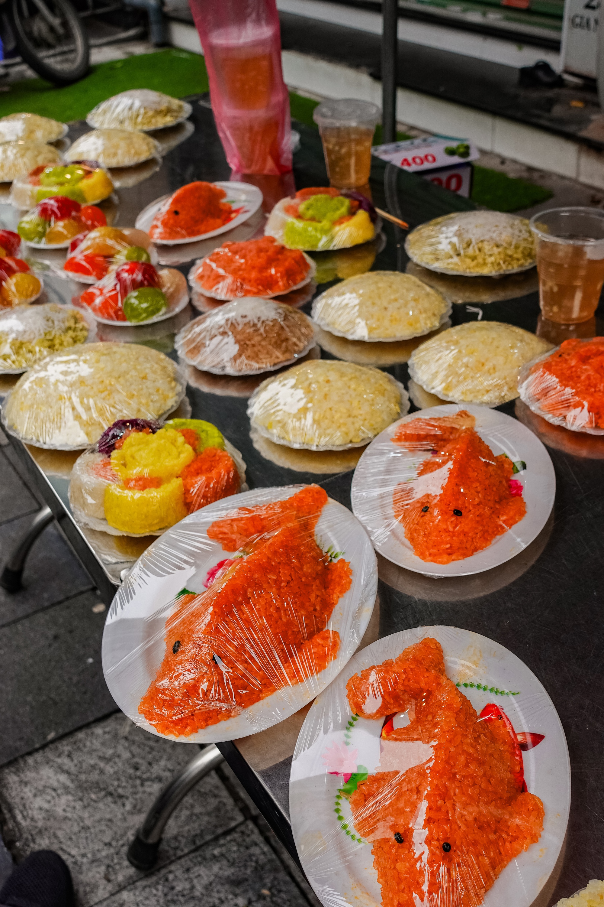 Gà luộc 1 triệu/con vẫn đổ xô mua - đây là khu chợ hot nhất Hà Nội hôm nay! - Ảnh 9.