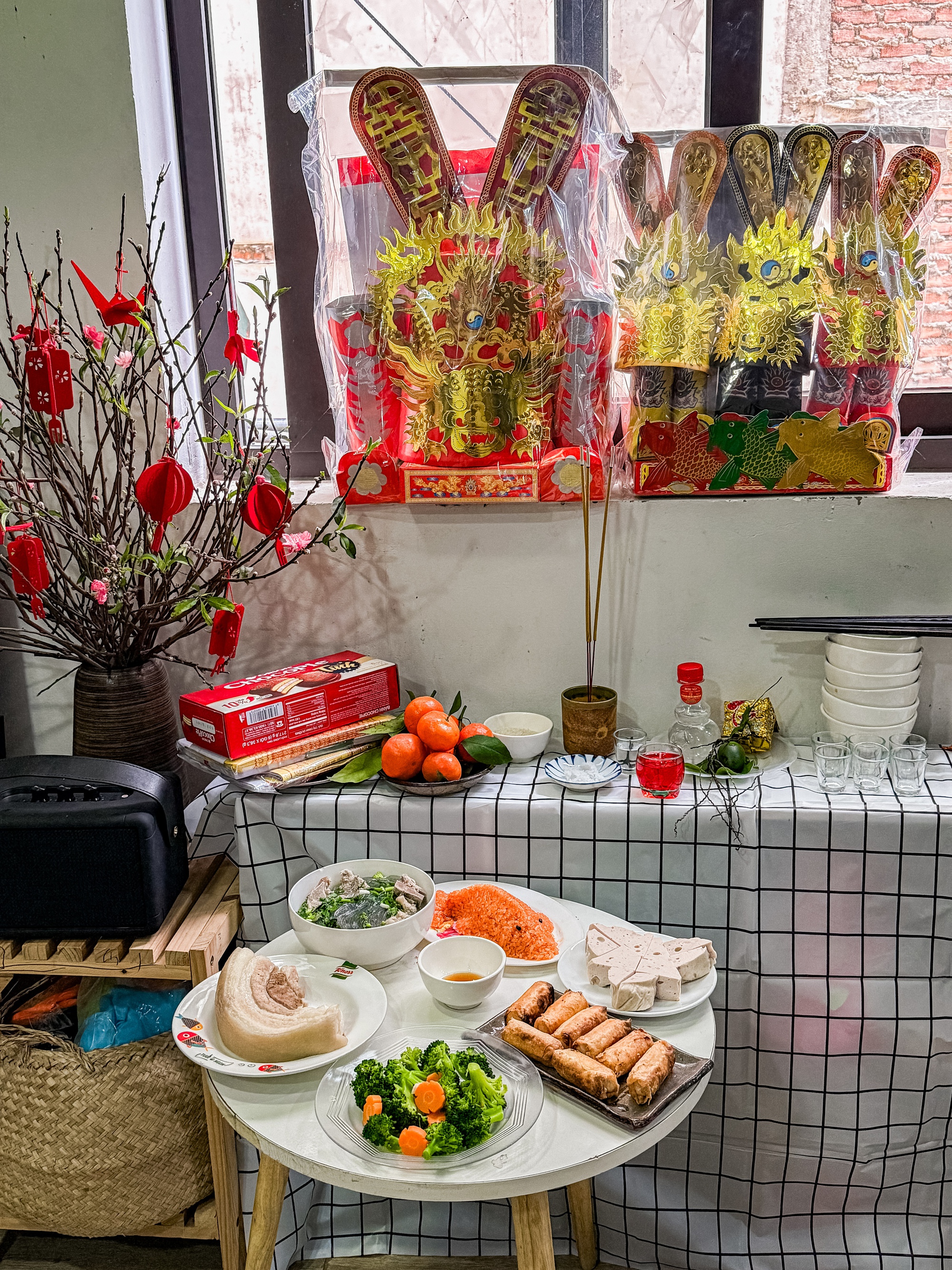 Cuộc đua khoe mâm cúng ông Công ông Táo đổ bộ MXH, loạt món đặc sản được "lên mâm" - Ảnh 10.