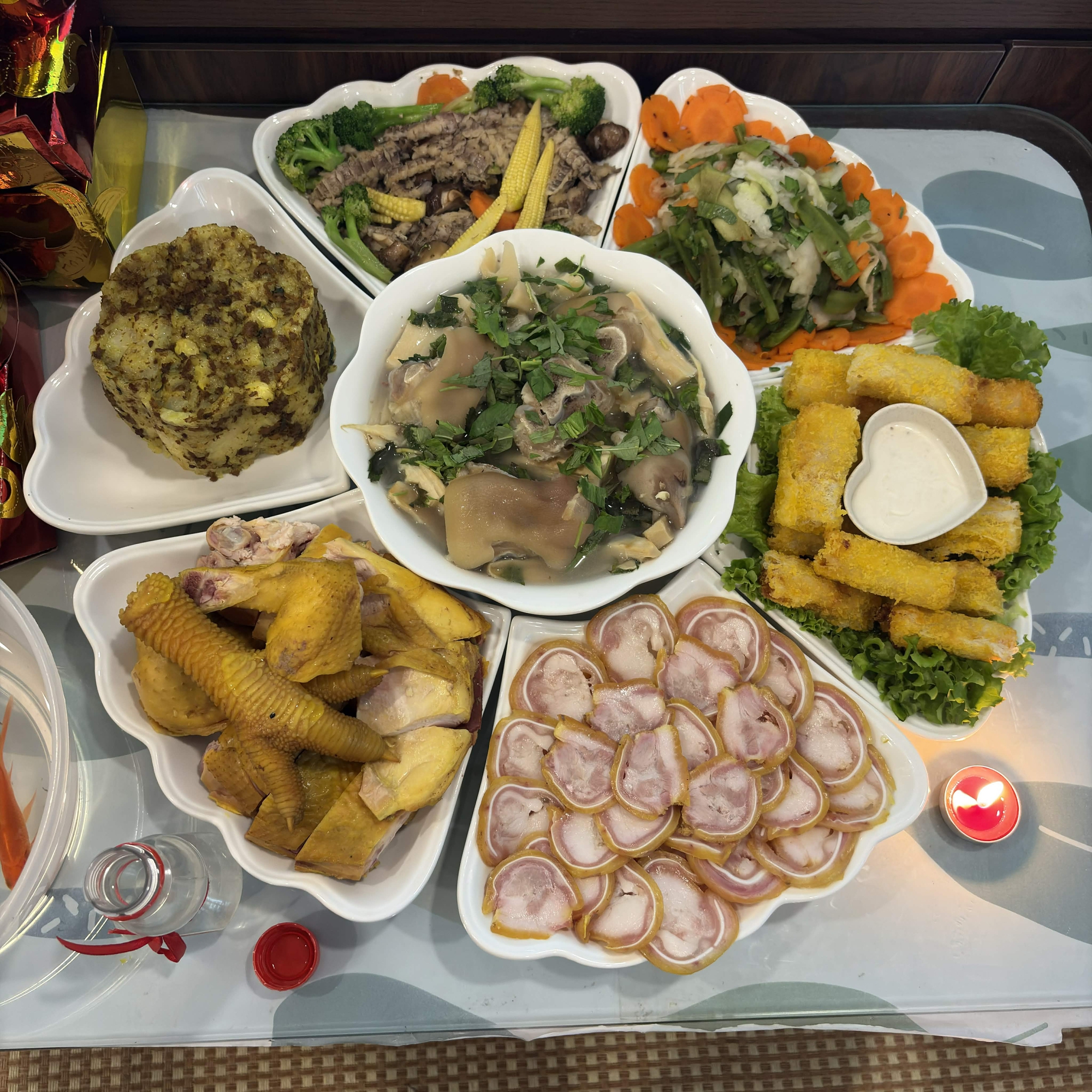 Cuộc đua khoe mâm cúng ông Công ông Táo đổ bộ MXH, loạt món đặc sản được "lên mâm" - Ảnh 5.