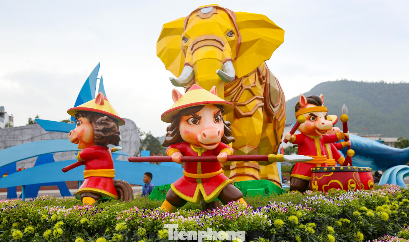 Linh vật Gia Lai 2026 gây sốt với ngựa ' mặt cộc ' cầm iPhone và ngựa ' Superman ' - Ảnh 11.