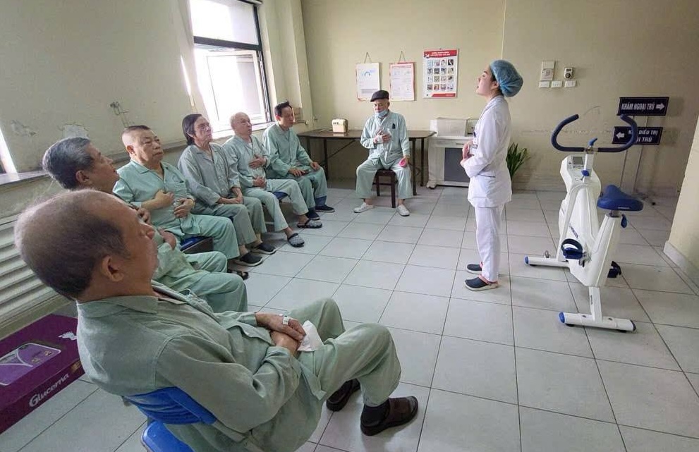 Bộ Y tế kiểm tra đột xuất việc trực cấp cứu, khám, chữa bệnh dịp Tết  - Ảnh 5.