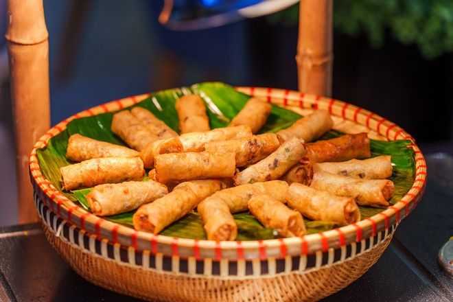 Tết đang mệt dần, và nhiều người chỉ muốn được "biến mất" vài ngày- Ảnh 3.