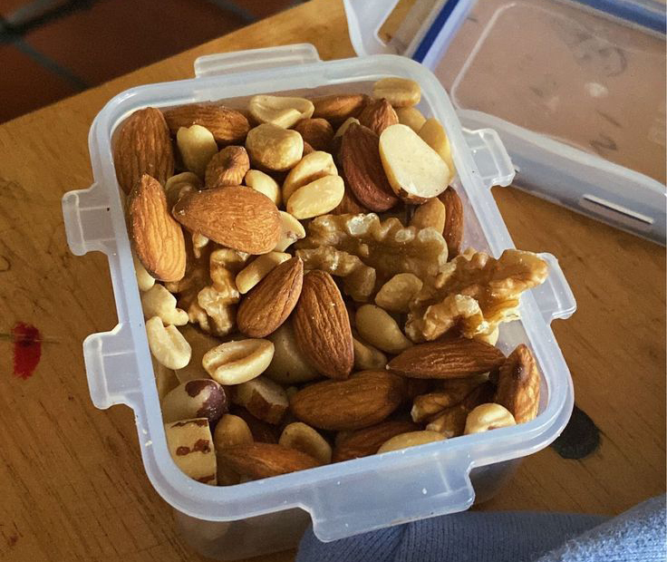 Nguy cơ ung thư vú ở phụ nữ trẻ tăng cao qua chế độ ăn uống không lành mạnh - Ảnh 3.