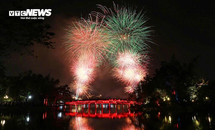 Thời tiết Tết Nguyên đán 2026: Miền Bắc mưa nhỏ , miền Nam nắng đẹp - Ảnh 1.