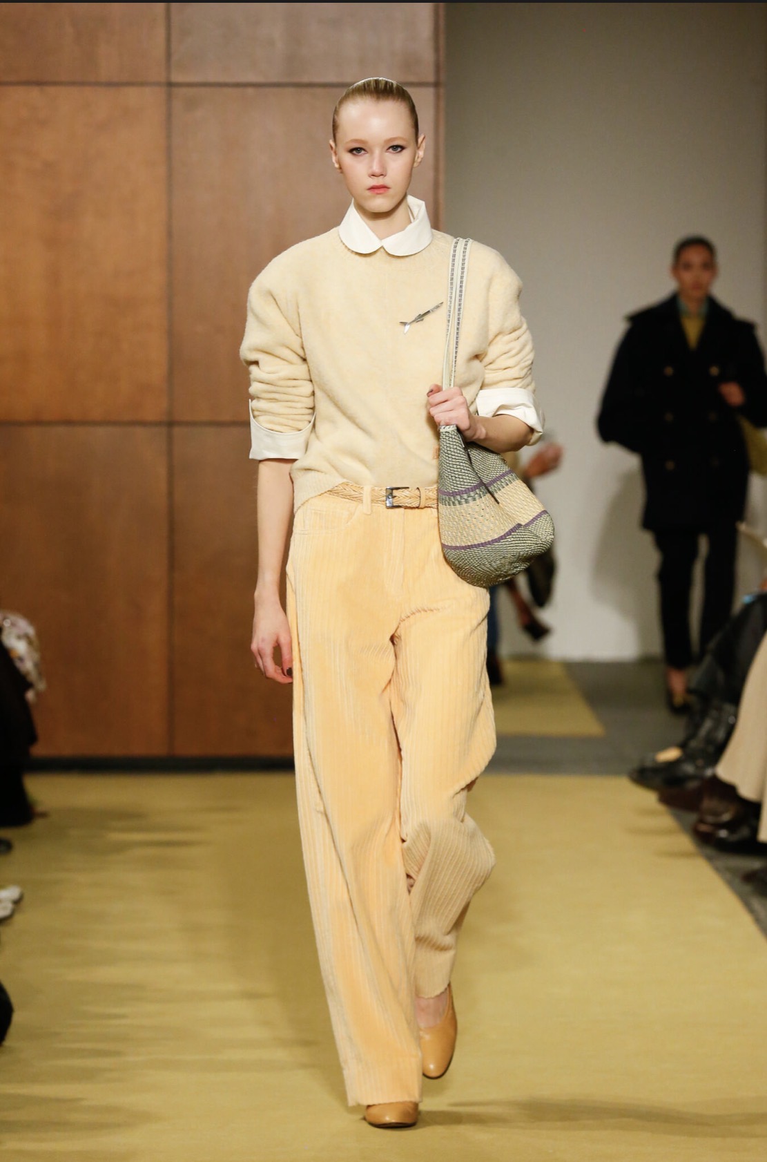 Trang phục kinh điển được “nới lỏng”: Thu/Đông 2026 và cuộc thử nghiệm cá nhân hóa - Ảnh 2.